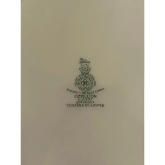 RARE Royal Doulton Fine Bone China Cotillion H4962 Complete 12 pc Place Setting - Picture 8 of 8